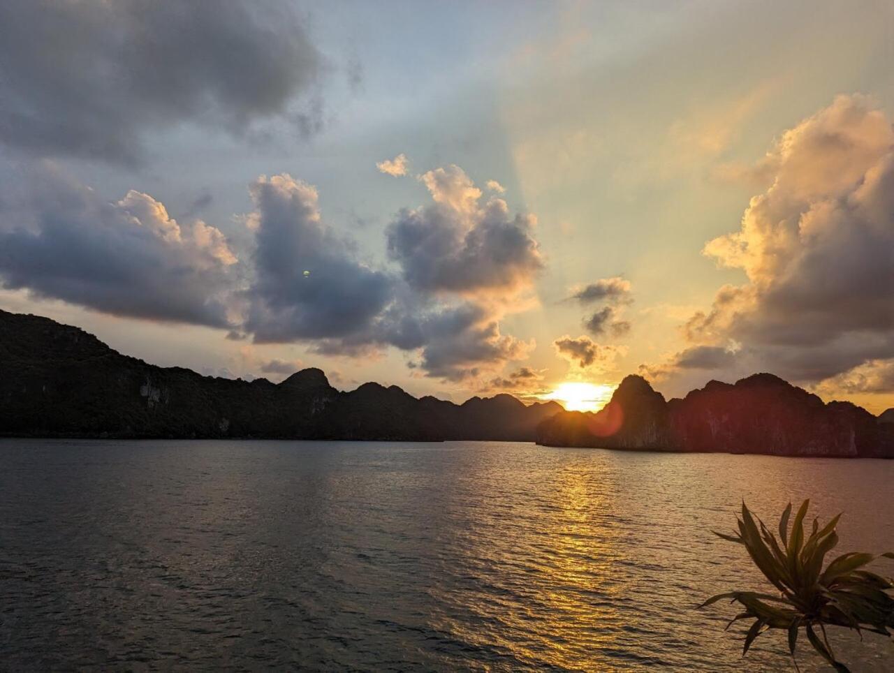 Cat Ba Wonder Hotel Dong Khe Sau Buitenkant foto